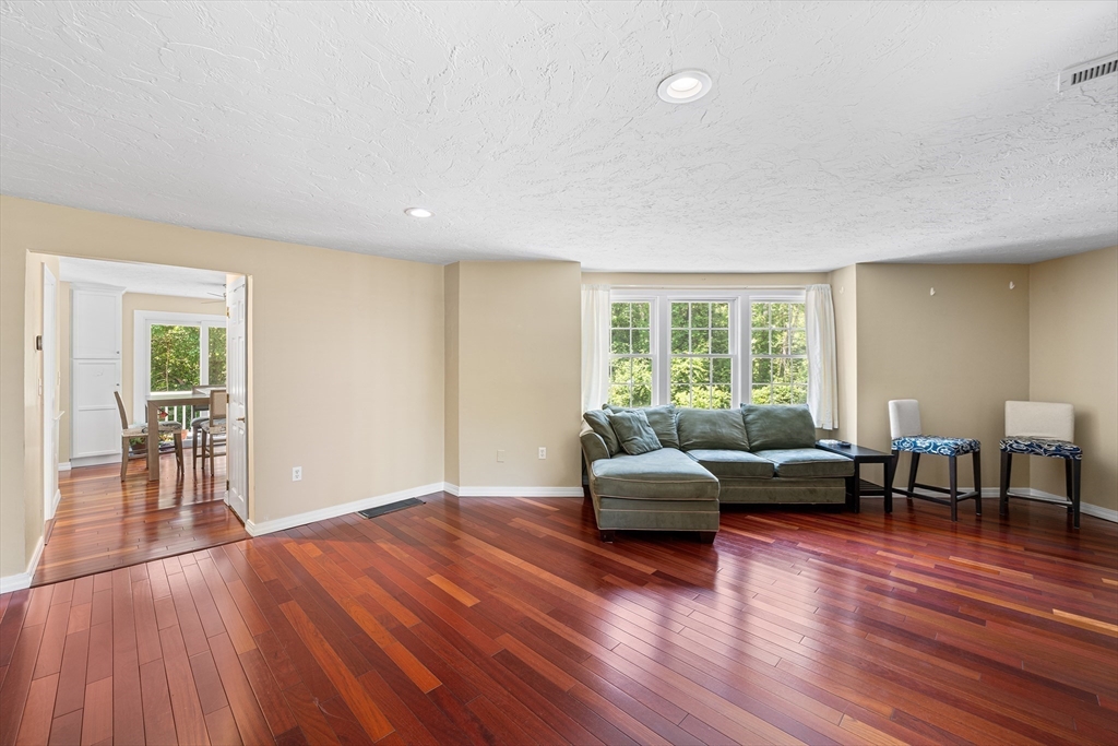 453 Turnpike St 19