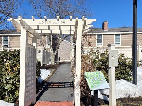 Photo of 11 Oak St #43, Wellesley, MA 02482 (MLS # 73488514)