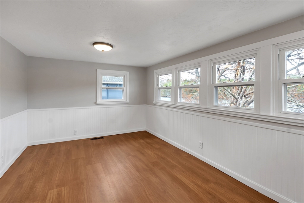 31 Cranberry Meadow Shore Rd