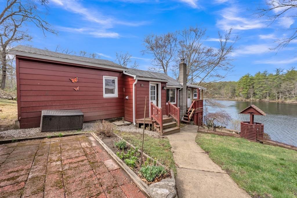 31 Cranberry Meadow Shore Rd