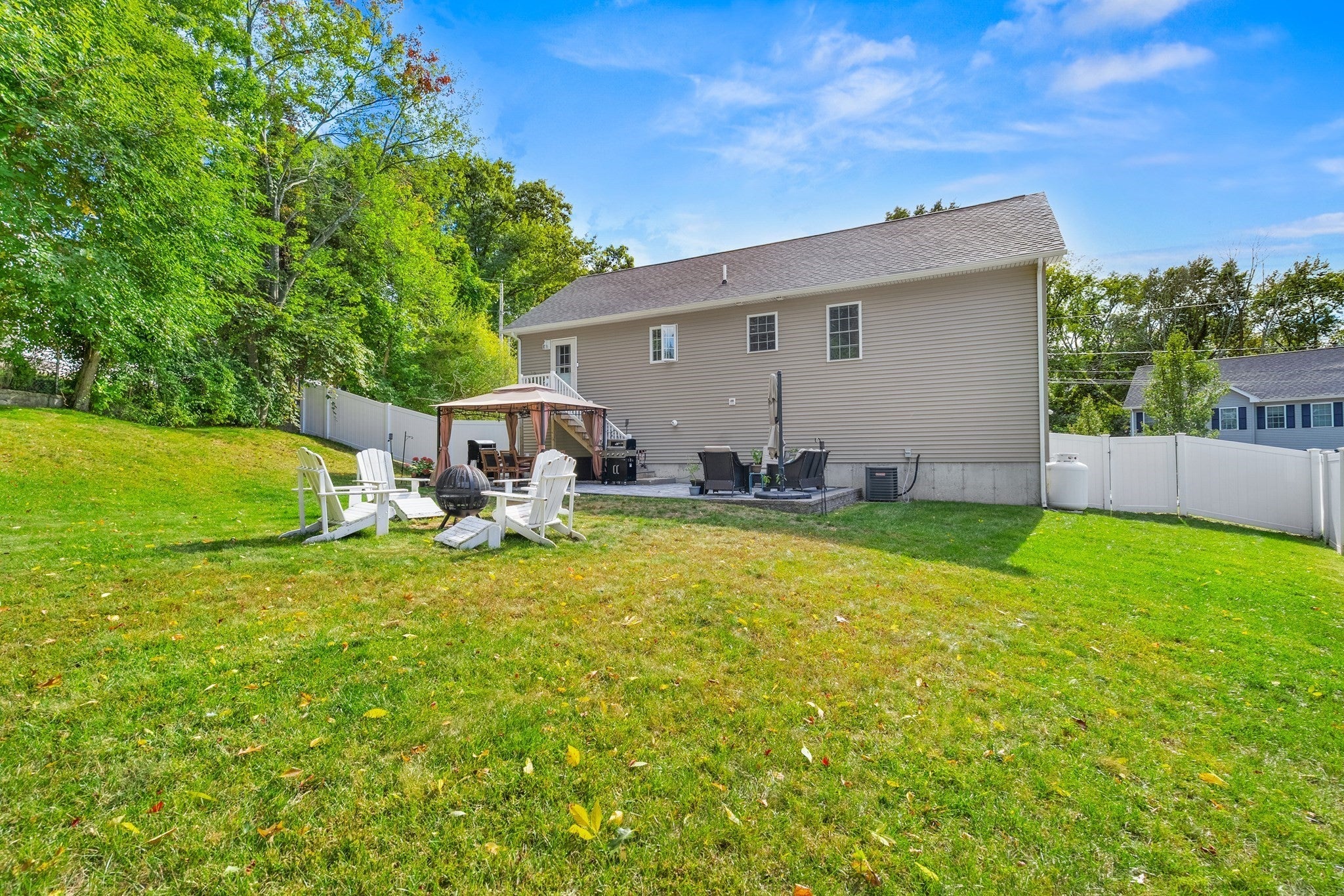 16 Liane Dr, Woonsocket, RI Photo #30