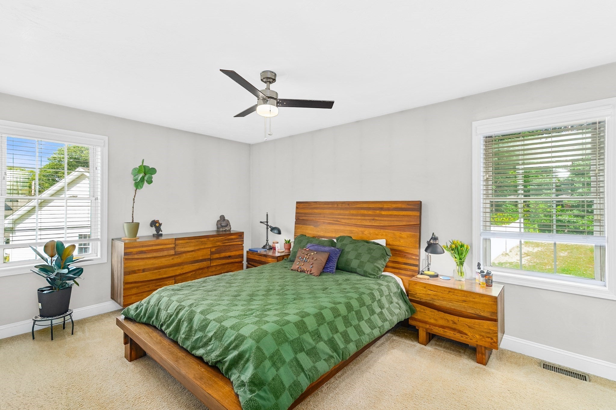 16 Liane Dr, Woonsocket, RI Photo #9