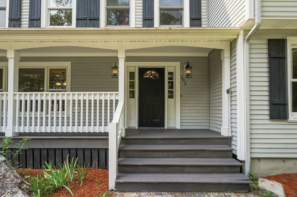 202 Baldwin St