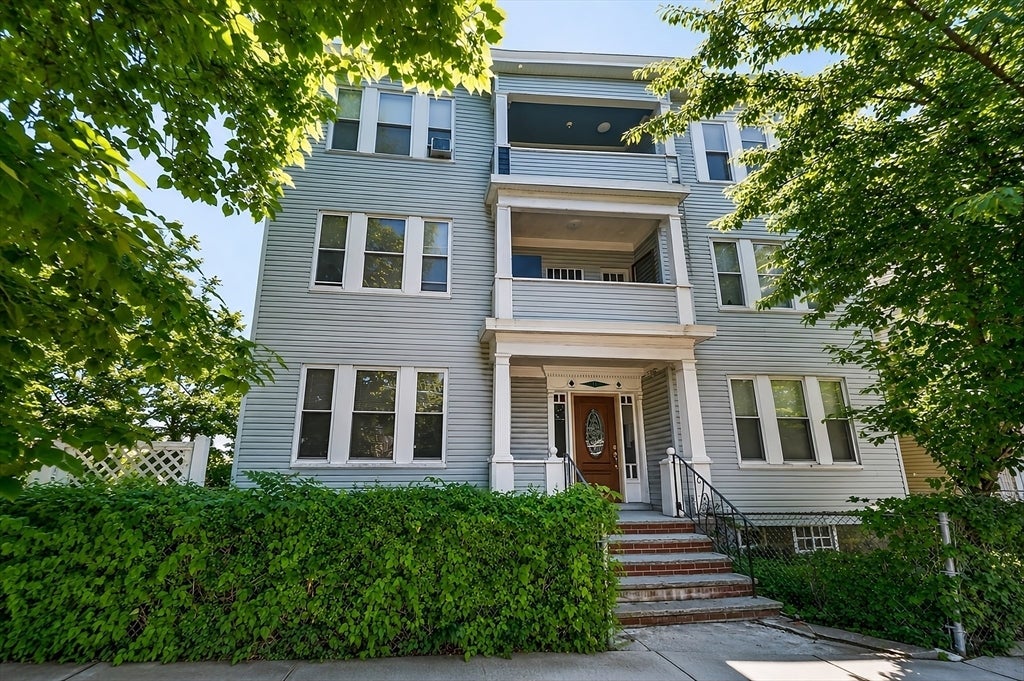 Photo of 31 Middleton ST, Boston, MA