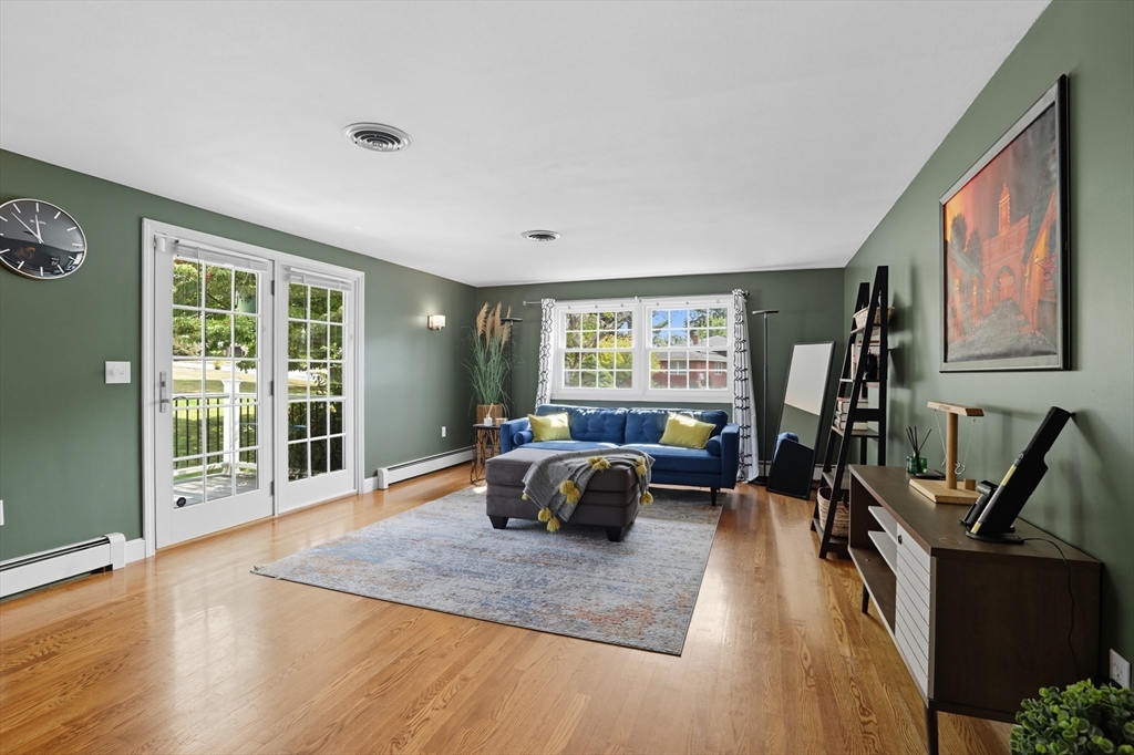 14 Buttonwood Dr.