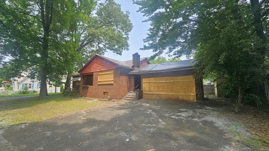 181 Freeman Ter