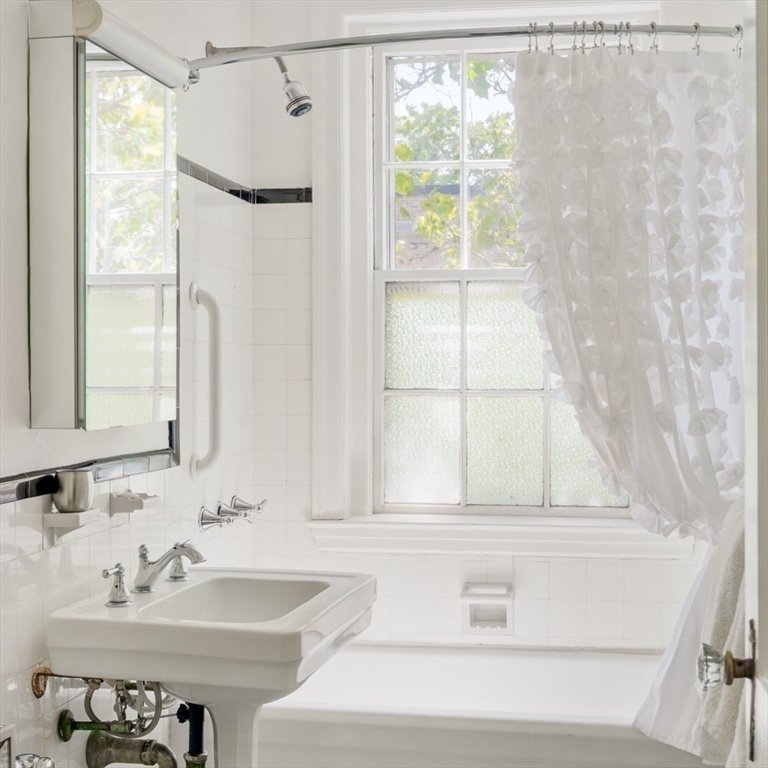 Cambridge, Massachusetts 02139, United States, 1 Bedroom Bedrooms, ,1 BathroomBathrooms,Residential,Active,154243