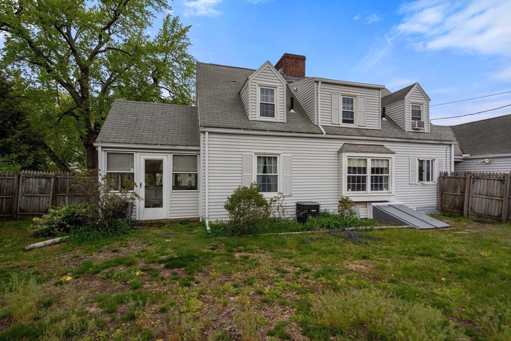 39 Pleasant St, Holyoke, MA, 39 Pleasant St, Holyoke, MA Photo #27