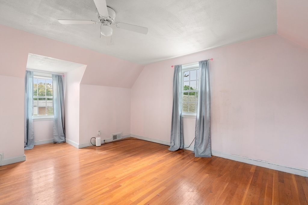 39 Pleasant St, Holyoke, MA, 39 Pleasant St, Holyoke, MA Photo #18