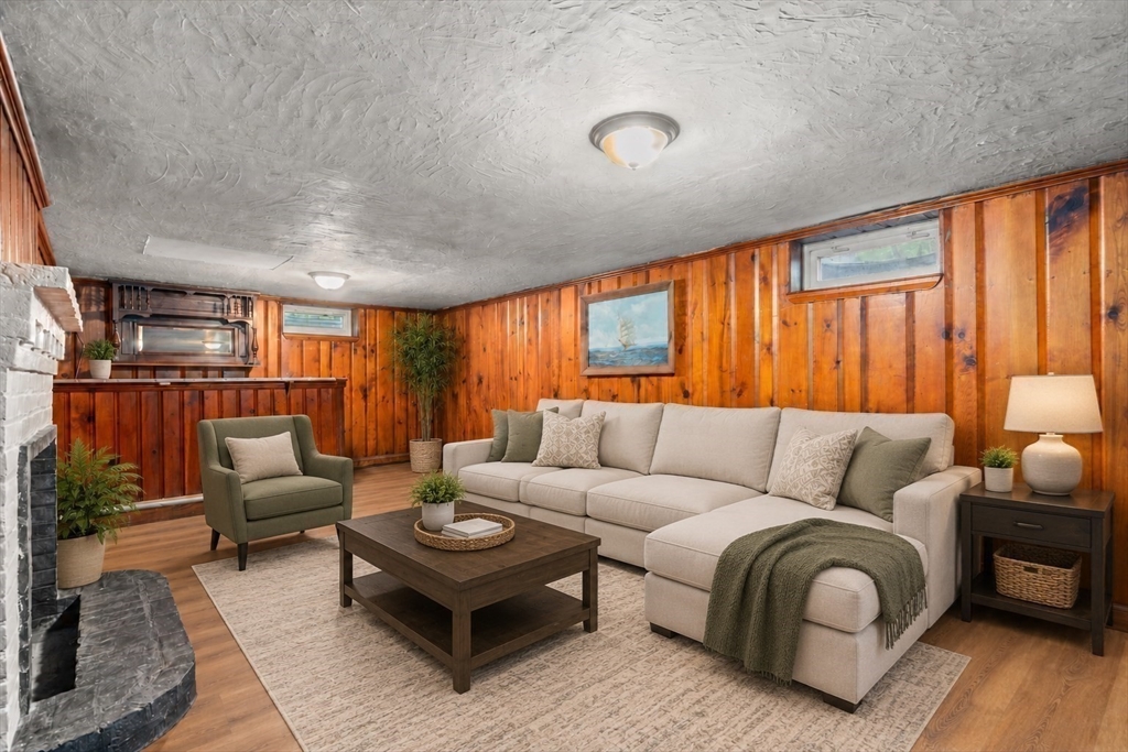 39 Pleasant St, Holyoke, MA, 39 Pleasant St, Holyoke, MA Photo #21