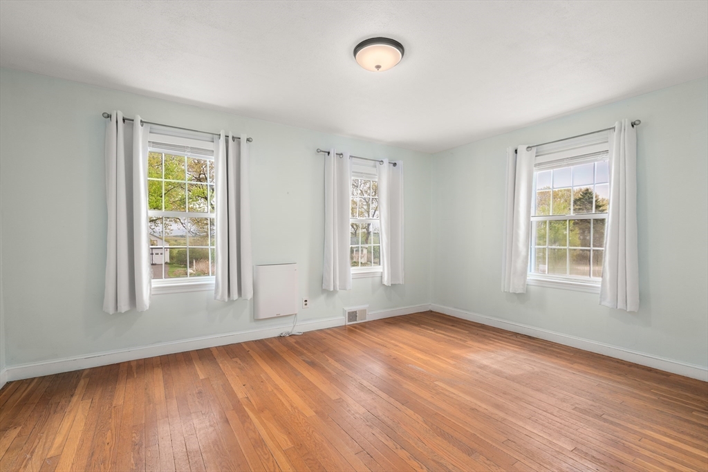39 Pleasant St, Holyoke, MA, 39 Pleasant St, Holyoke, MA Photo #14