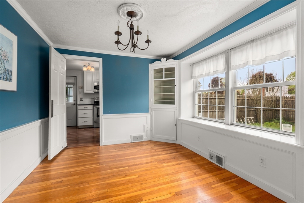 39 Pleasant St, Holyoke, MA, 39 Pleasant St, Holyoke, MA Photo #10