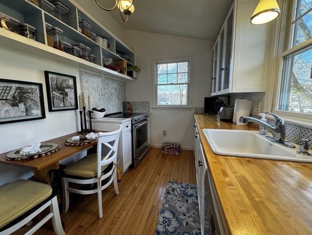 16 Colburn St 1
