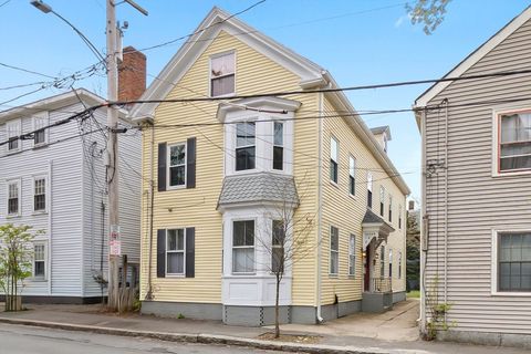 Photo of 15 1/2 Williams St #2, Salem, MA 01970 (MLS # 73510859)