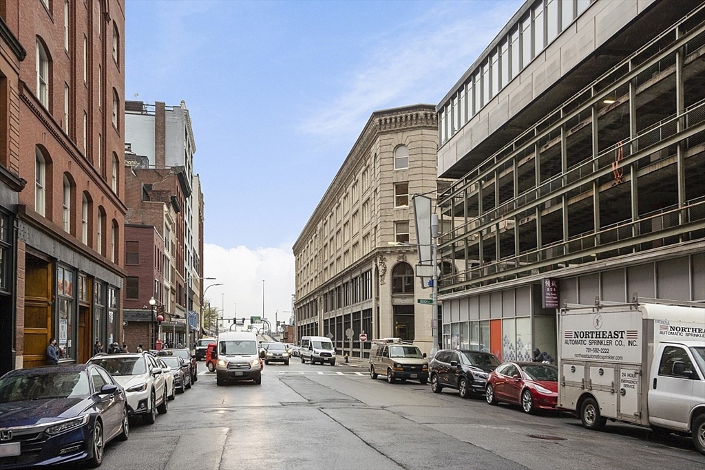 200 Lincoln St 302