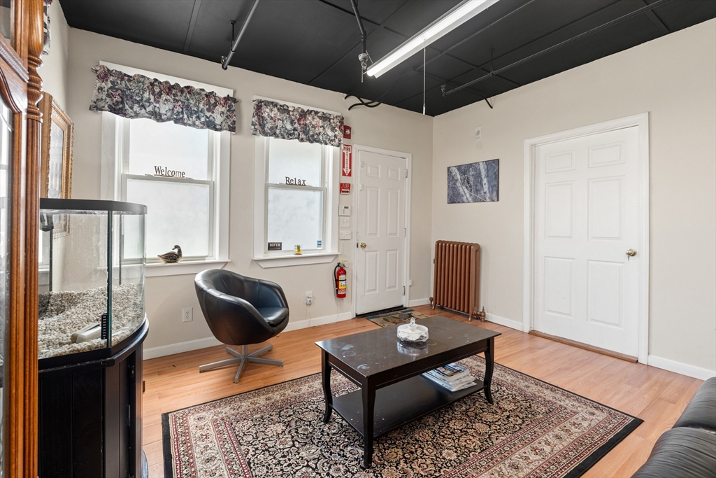 22 Laurel St
