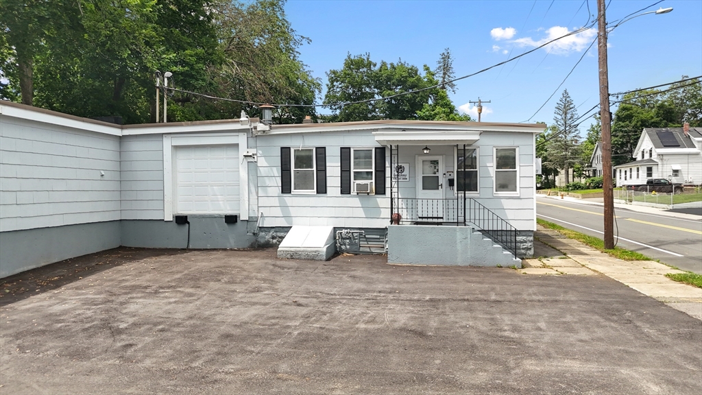 22 Laurel St