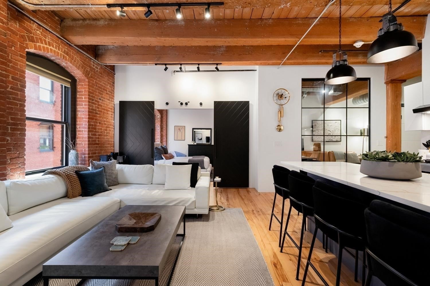 21 Wormwood St #422, Boston, MA Photo #1