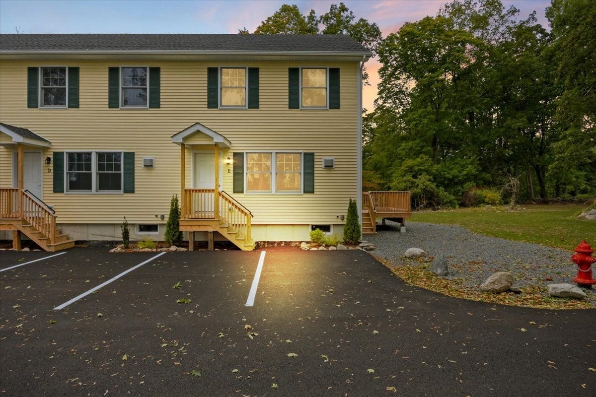Photo of 531 Foundry Street, Easton, MA