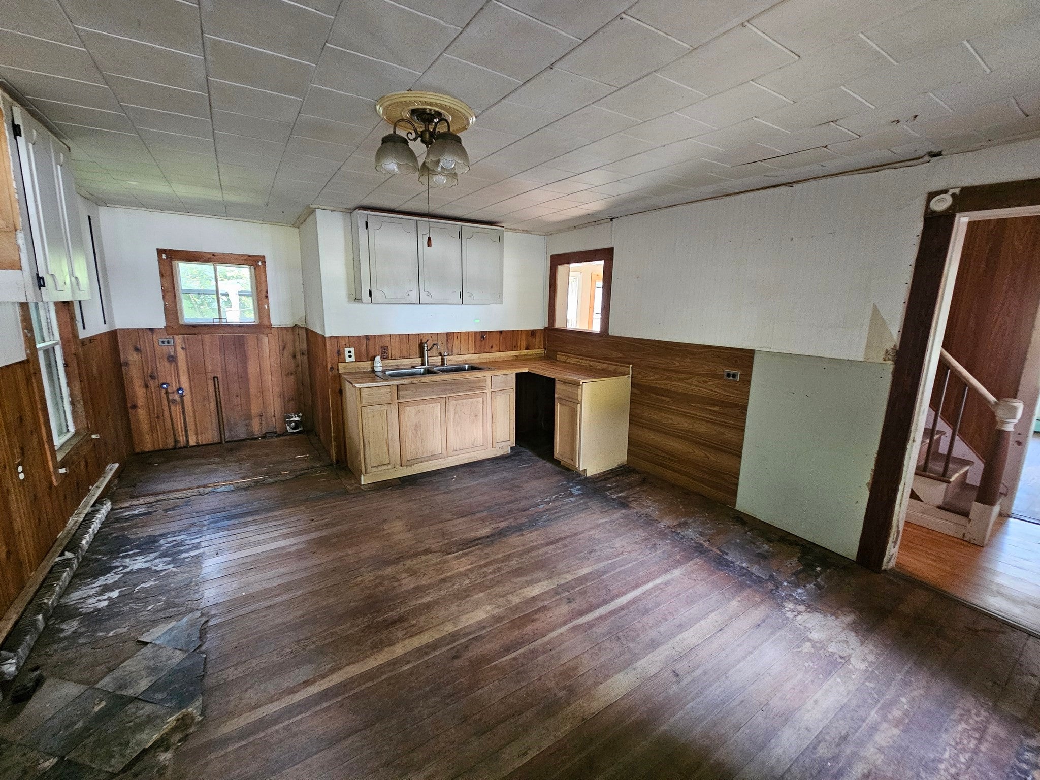 28 Carpenter St, Warren, MA Photo #4