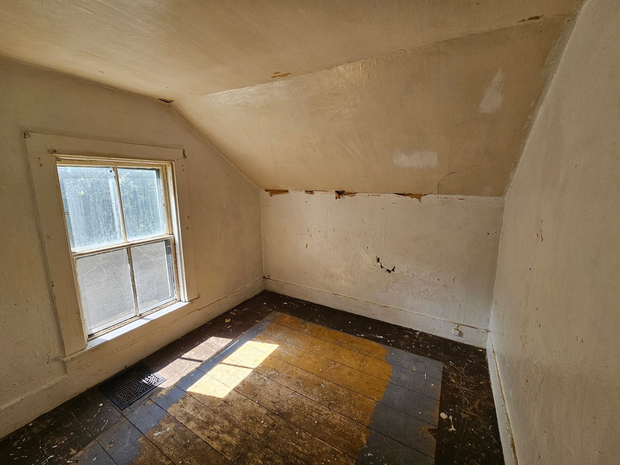 28 Carpenter St, Warren, MA Photo #12
