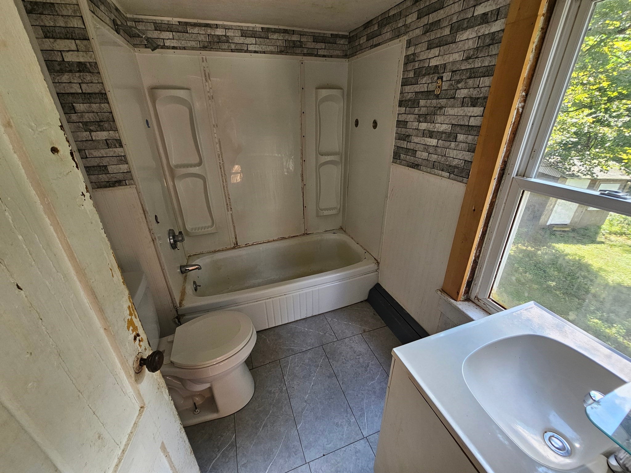 28 Carpenter St, Warren, MA Photo #10