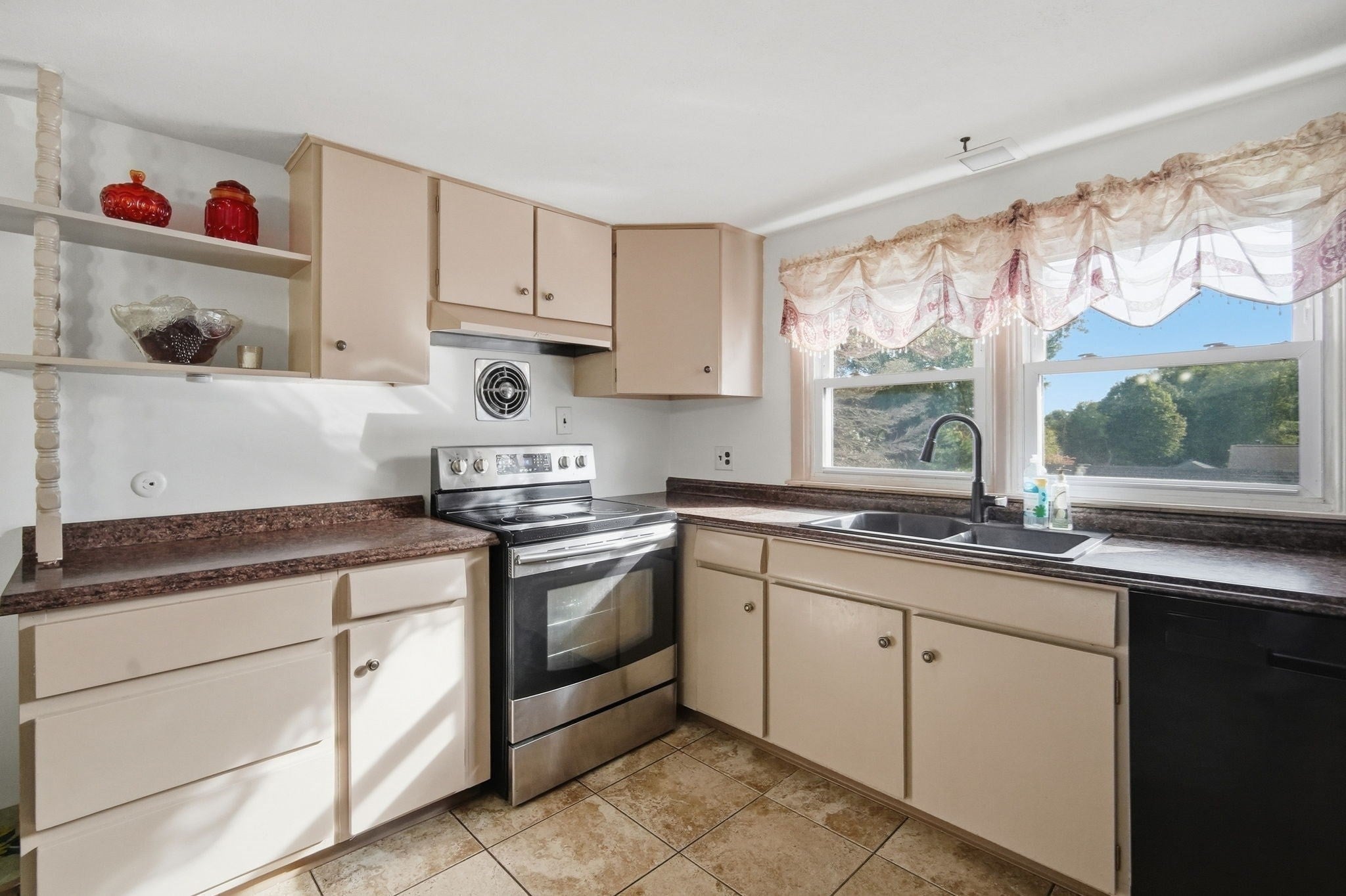 6 Sasur St, Palmer, MA Photo #11