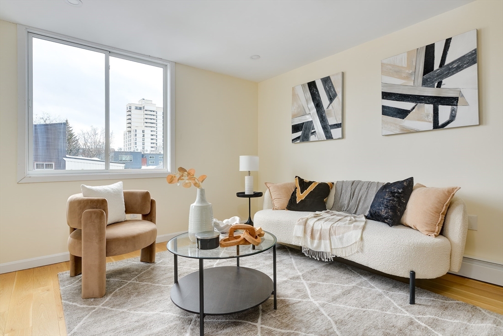 321 Harvard Street 307