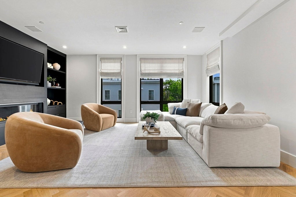 532 E. 3rd Street #5, Boston, MA, 532 E. 3rd Street #5, Boston, MA Photo #2