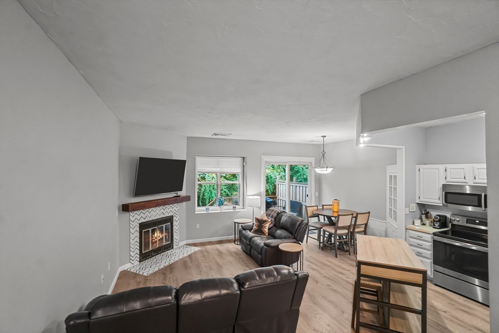 18 Thayer Pond Dr 3