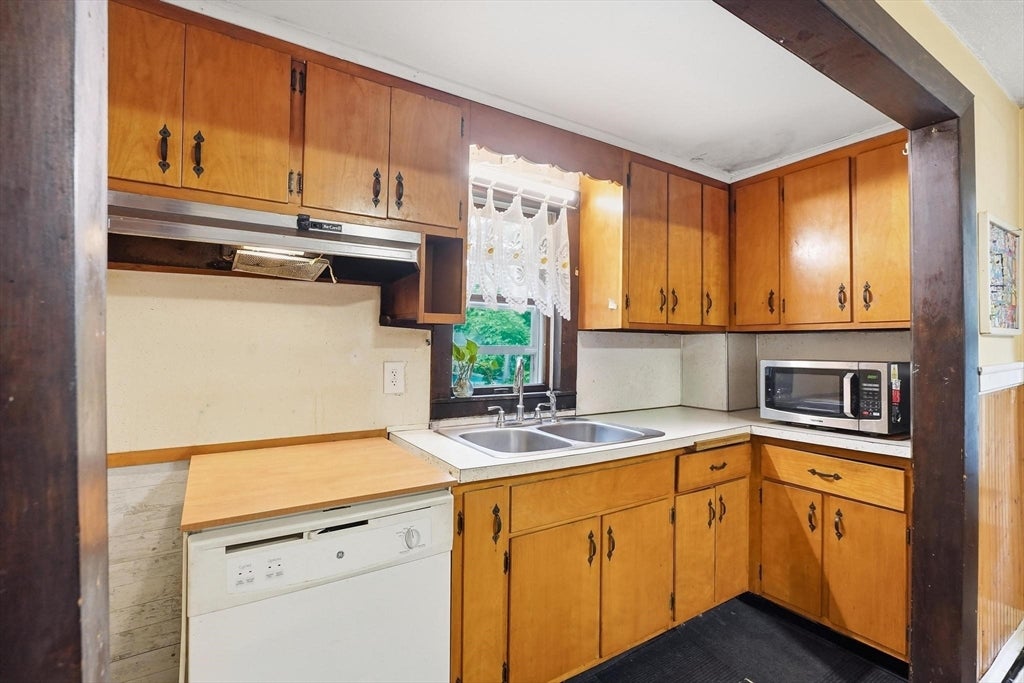 164 Green St, Woburn, MA Photo #17