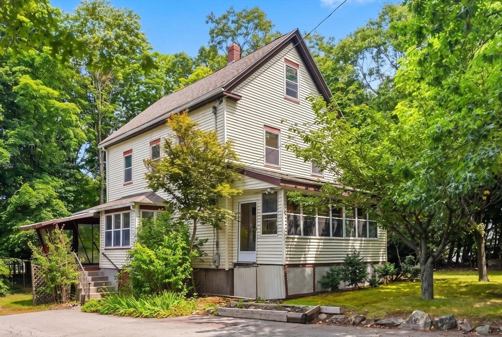 Photo of 164 Green St, Woburn, MA