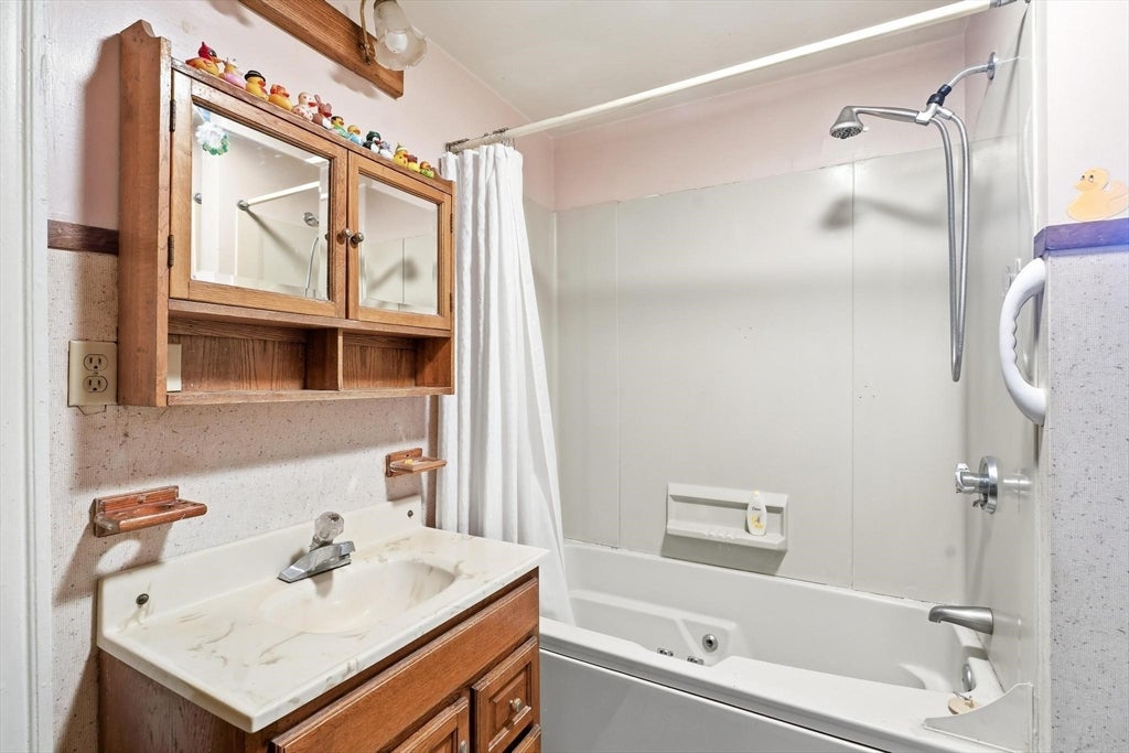 164 Green St, Woburn, MA Photo #31
