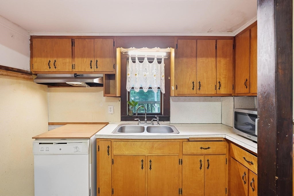 164 Green St, Woburn, MA Photo #18