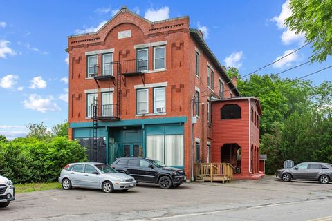 4 Davis St Shirley MA 01464