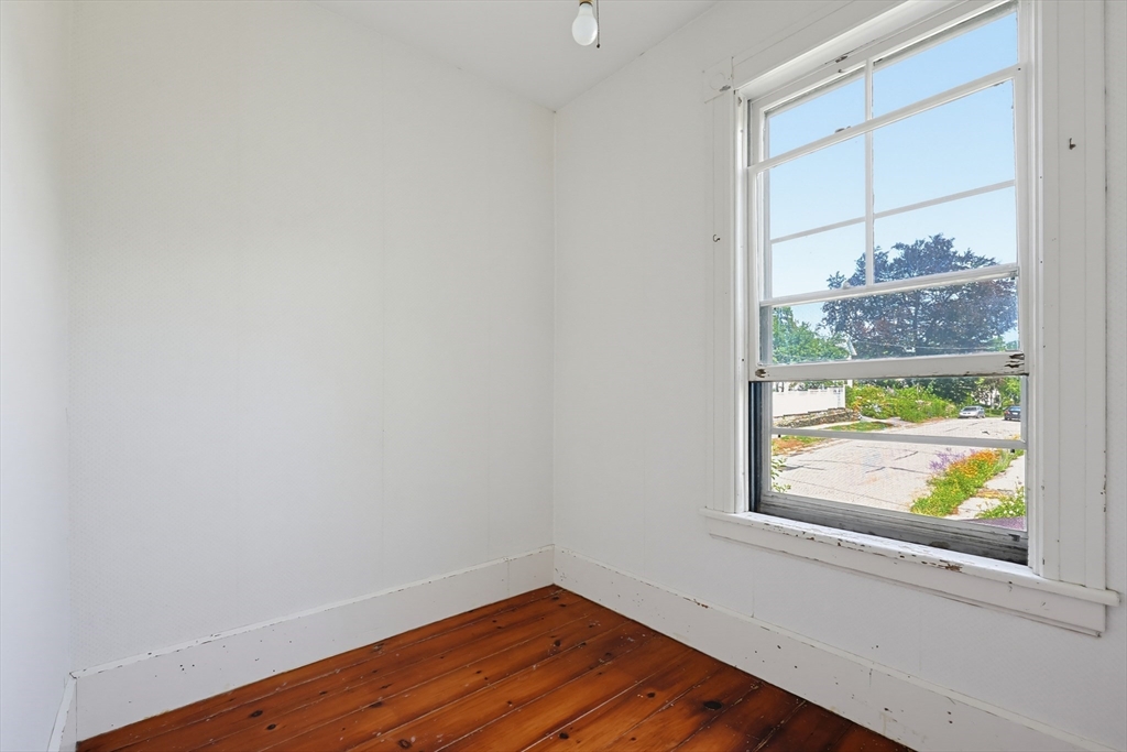 7 Baker ST, Worcester, MA Photo #24