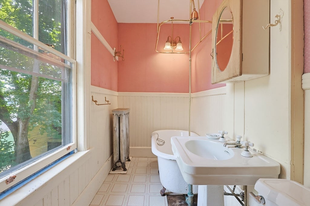 7 Baker ST, Worcester, MA Photo #38