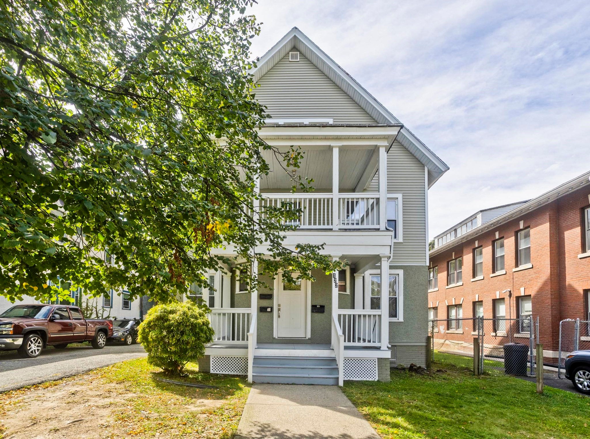 122 Fort Pleasant Ave