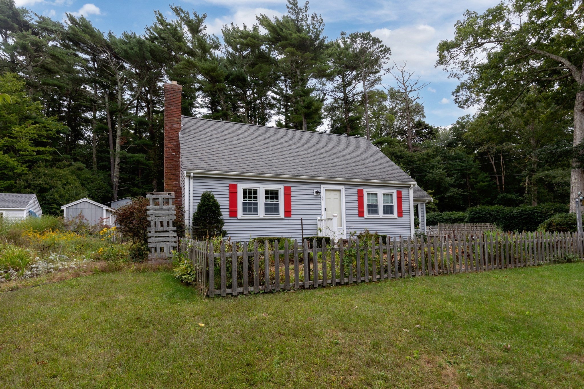 24 Fresh Pond Cir