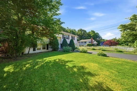 115 Arrowhead Dr
