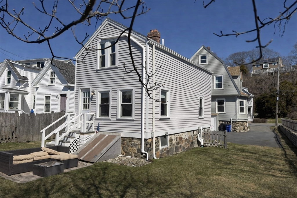481 Humphrey St