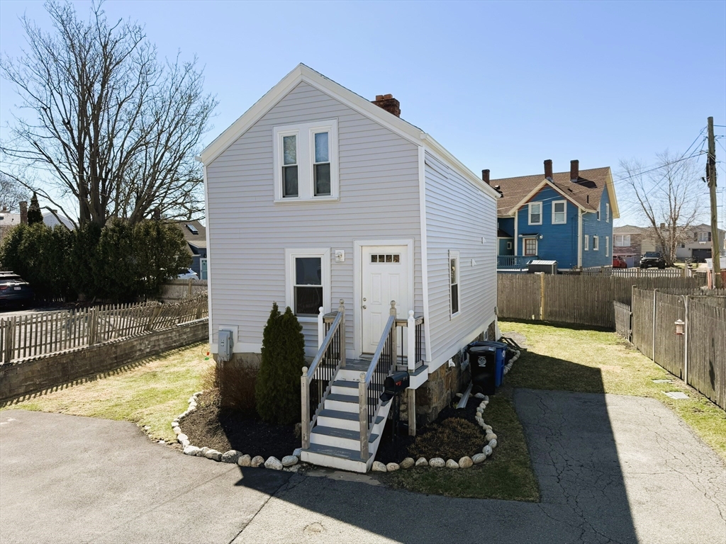 481 Humphrey St