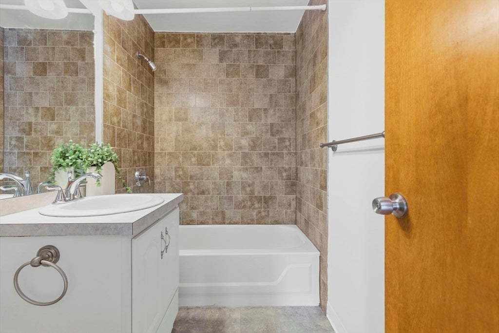 24 Kenmar Drive #239, Billerica, MA, 24 Kenmar Drive #239, Billerica, MA Photo #20