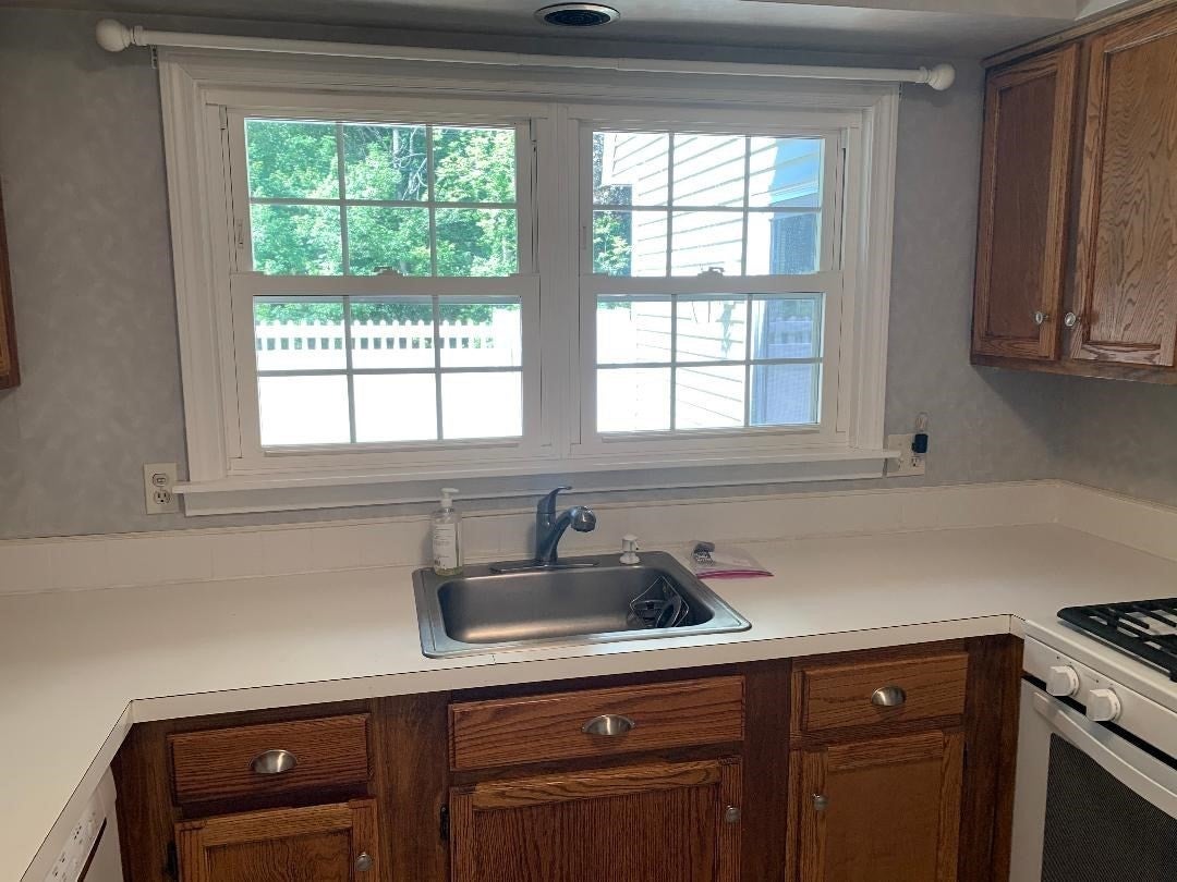 906 Edgebrook Drive 906