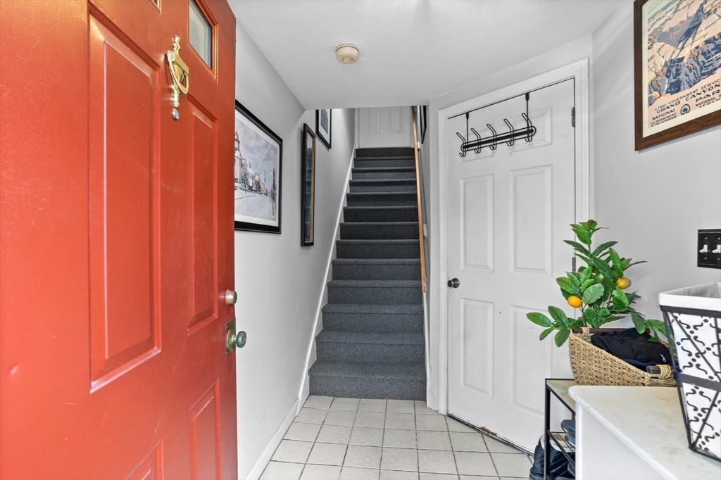 8 Country Hill Ln 8