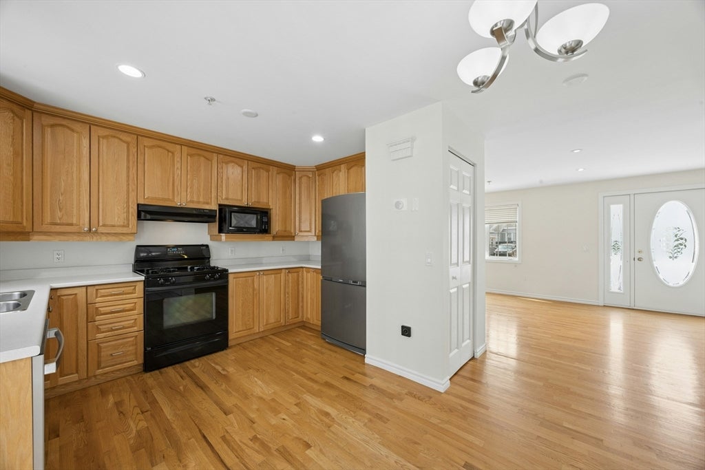 40 Myrtle Street #3, Waltham, MA Photo #6