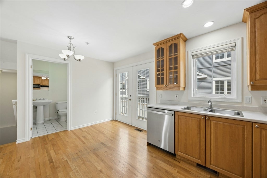 40 Myrtle Street #3, Waltham, MA Photo #10