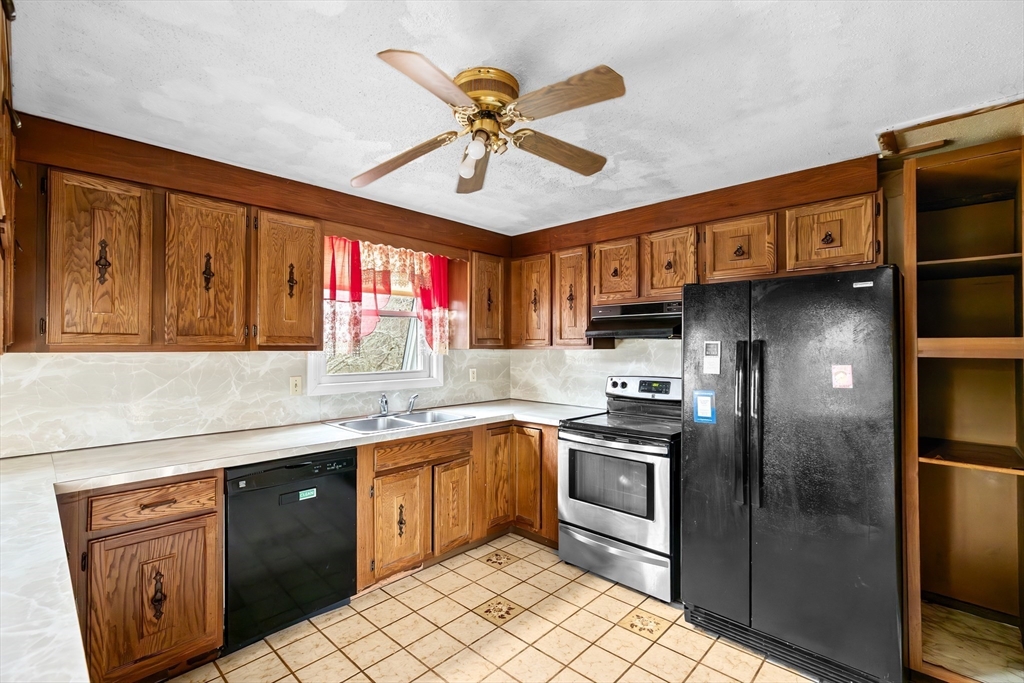 1460 Massasoit Rd
