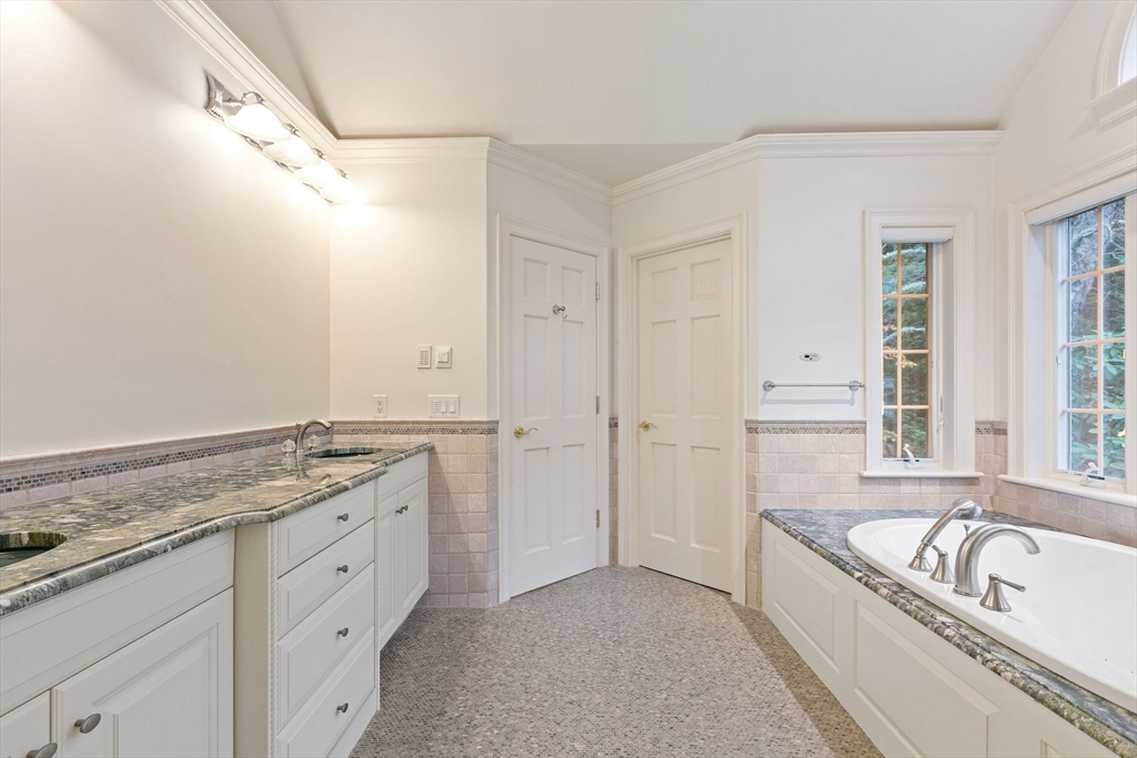 Barnstable, Massachusetts 02648, United States, 4 Bedrooms Bedrooms, ,5 BathroomsBathrooms,Residential,Active,110359