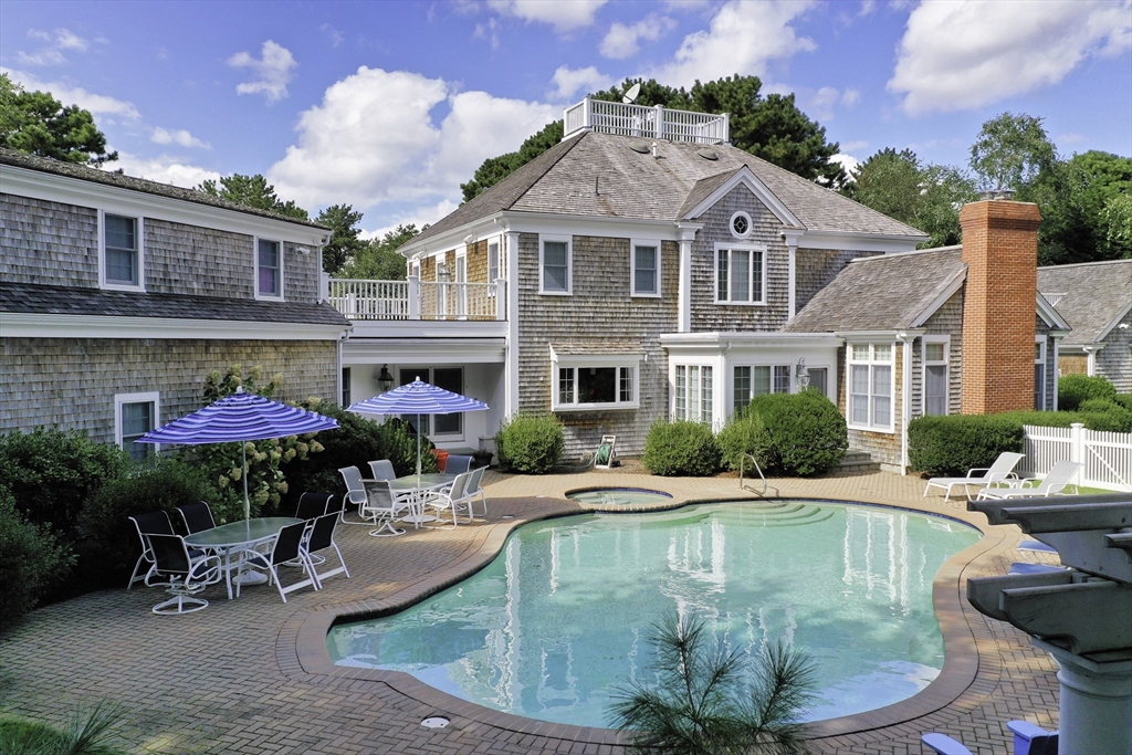 Barnstable, Massachusetts 02648, United States, 4 Bedrooms Bedrooms, ,5 BathroomsBathrooms,Residential,Active,110359